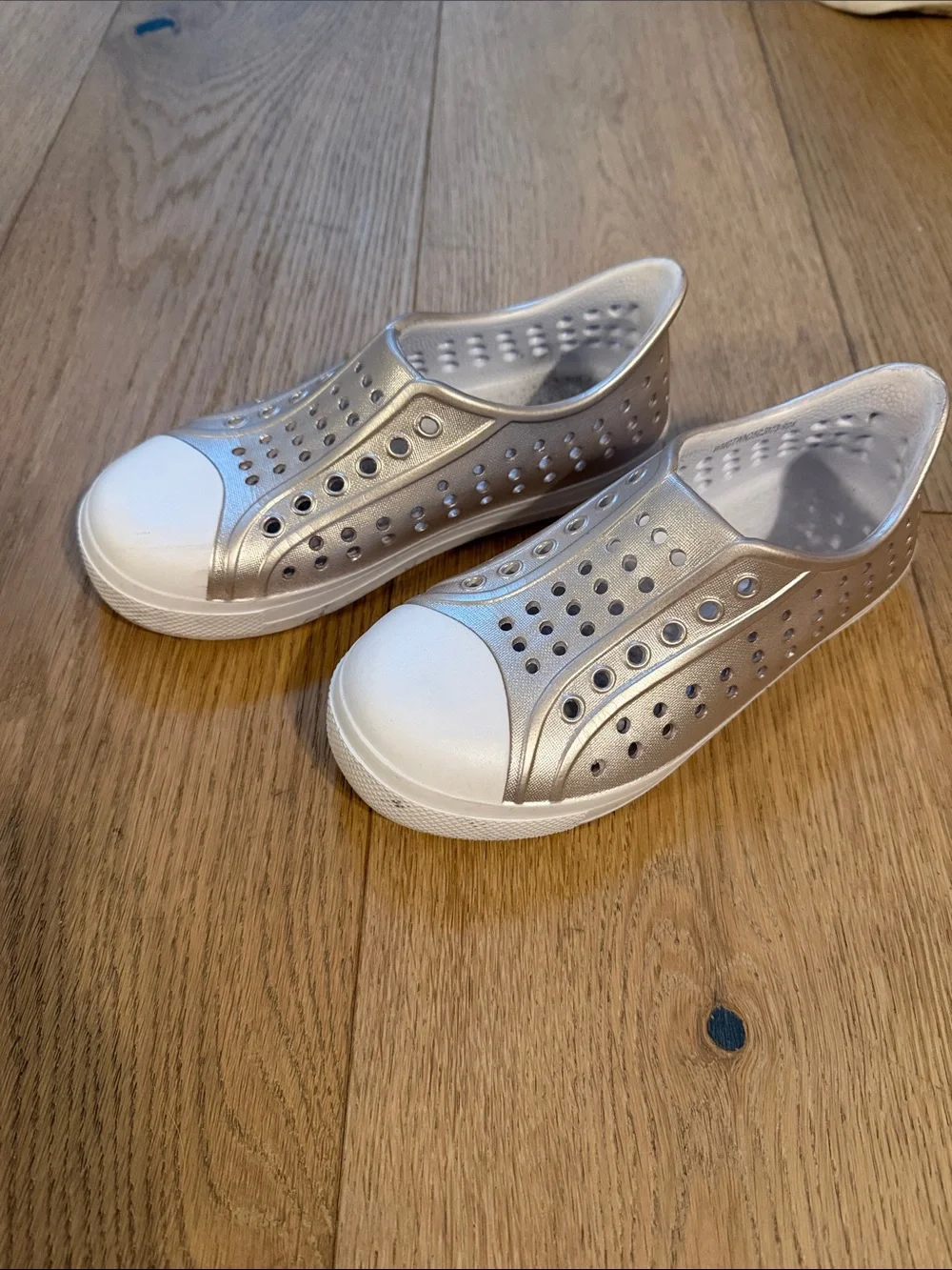 wonder nation Metallic Rose Gold Kids Water Shoes with White Toe